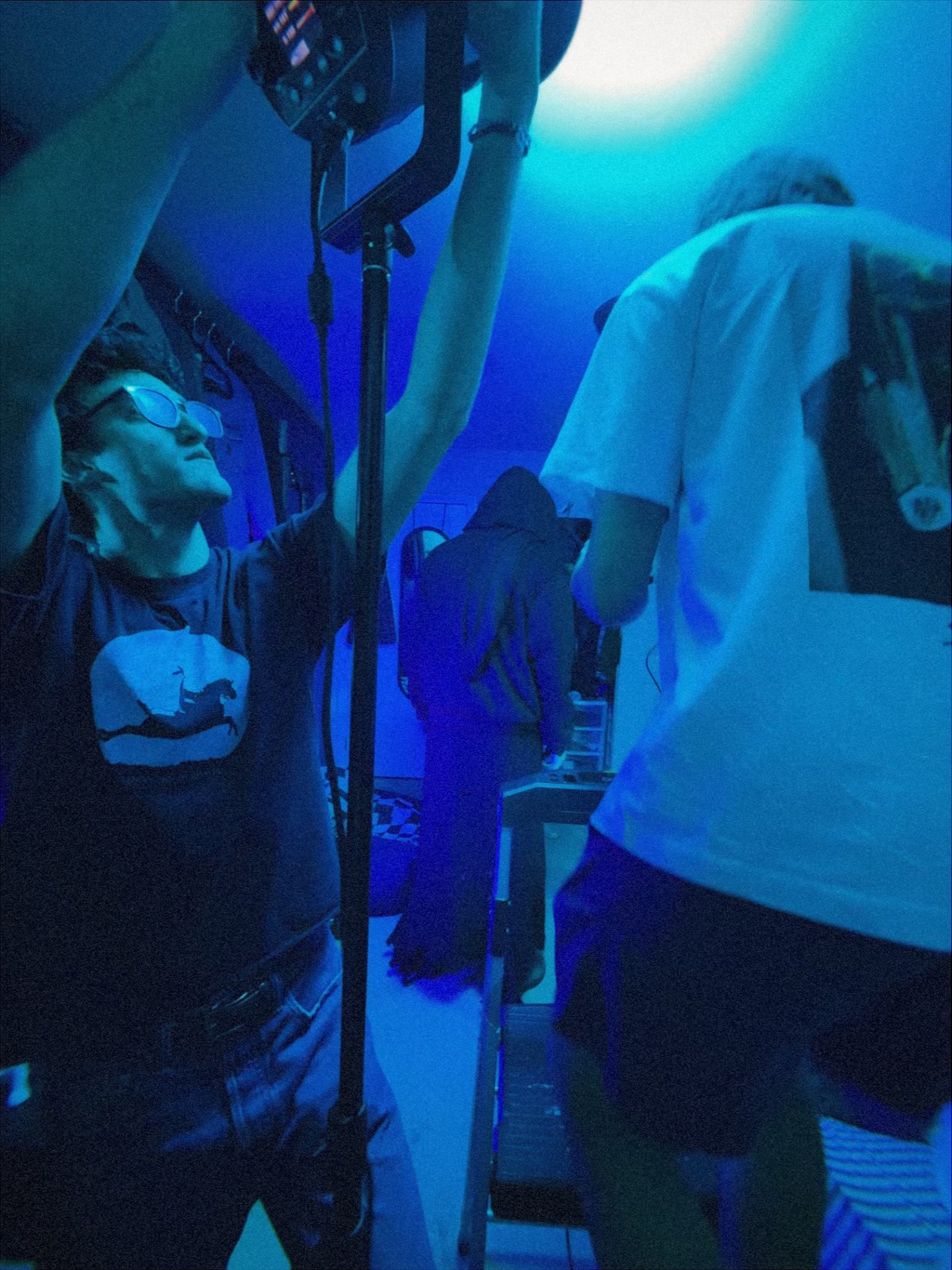 Blue room · shades and the rig